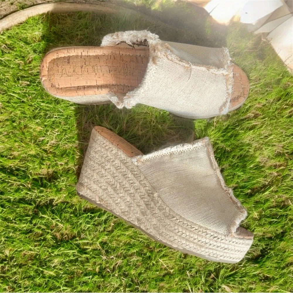 Sugar‎ Cream Platform Shoes
